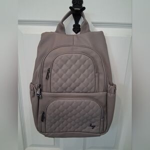 Lug Quilted Gray Hatchback In Vegan Leather Backpack
